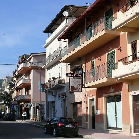 B&B La Vecchia Stazione Gioiosa Ionica Exterior foto